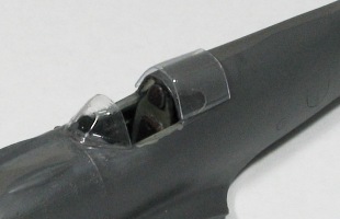 b09